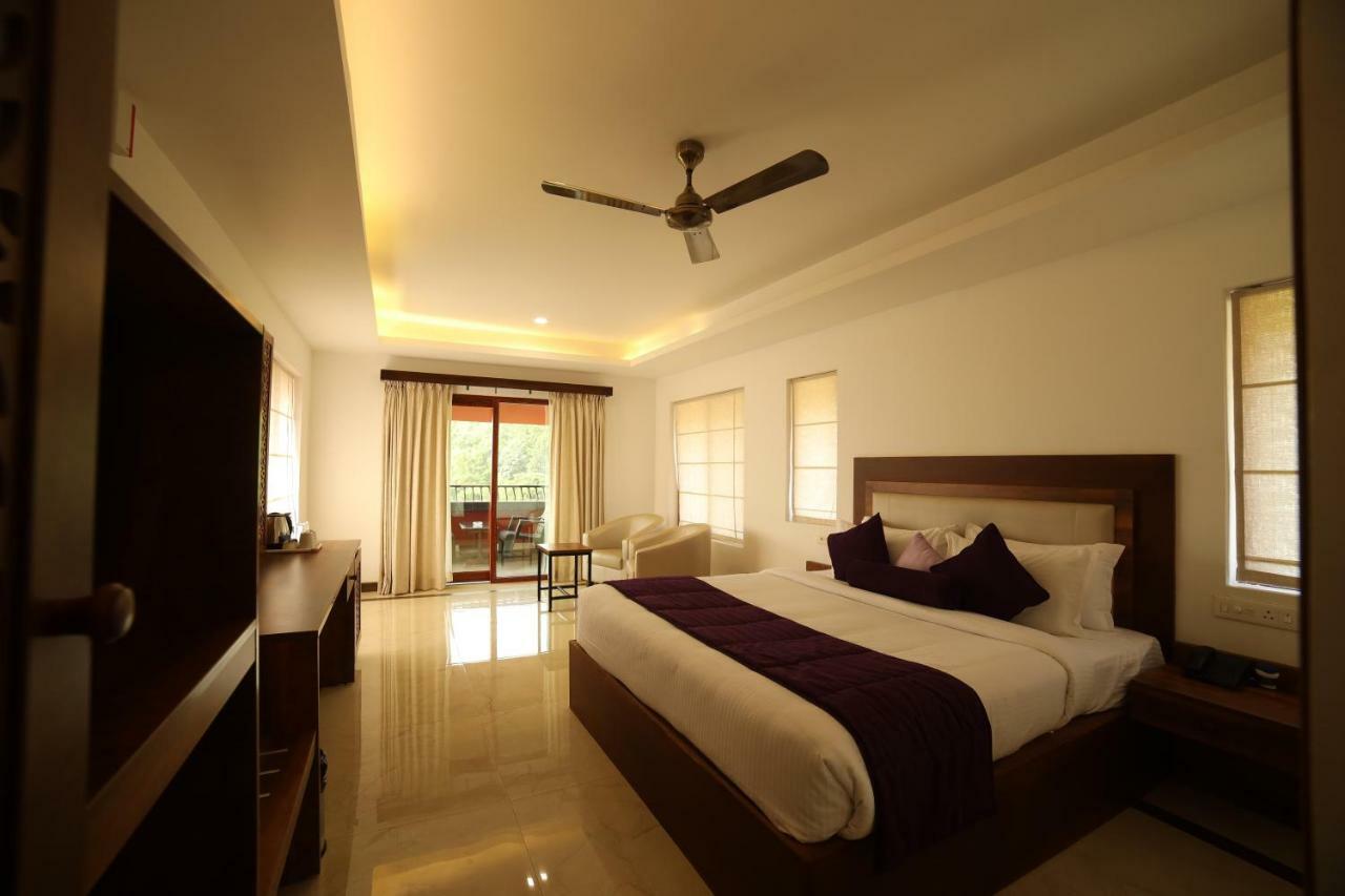 Contour Island Resort & Spa By Citrine Tariyod Экстерьер фото